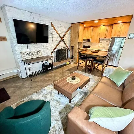 Winter Haus, Winter Park 2 Bedrooms Corner Unit W Outdoor Patio Walking Distance To The Center Of Town